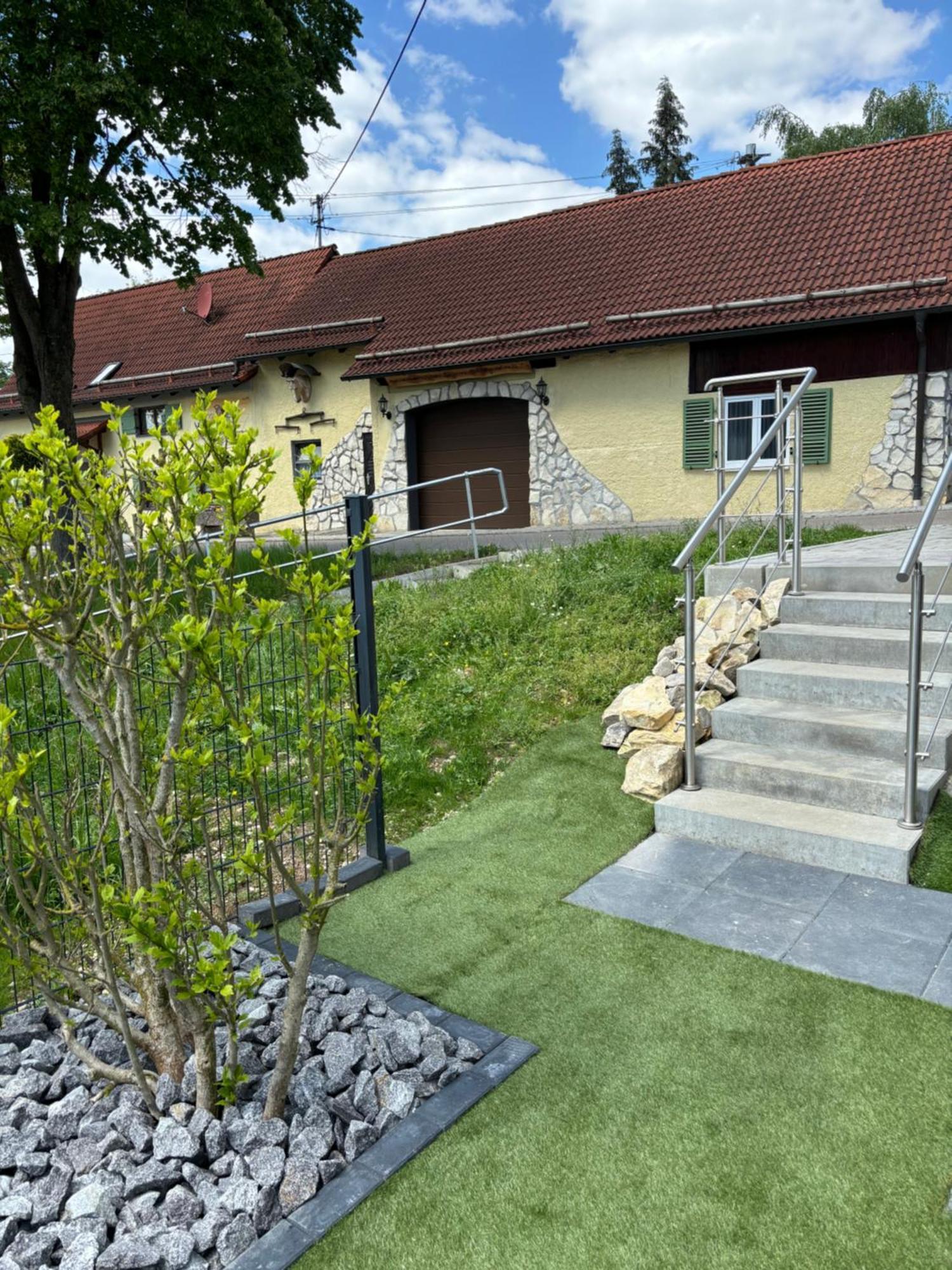 Ferienwohnung Im Usseltal - Zirben Spa - Monheimer Alb - Altmuehltal - Familie Geyer Daiting Monheim  Eksteriør bilde